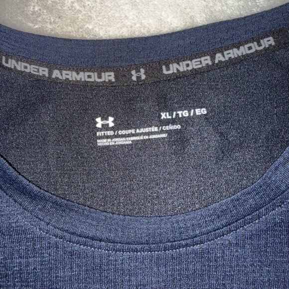 Lot Of 3 Mens Under Armour Long Sleeve Shirts Black Blue Maroon Size XLarge - Picture 5 of 11